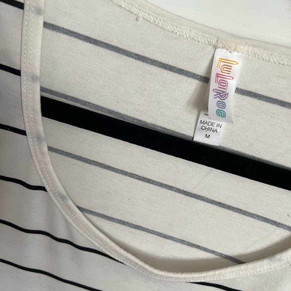 Women’s lulalaroe perfect tee, size medium, black and whitet - Picture 2 of 4